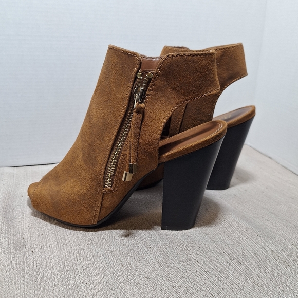 A.N.A Tan Faux Suede Open Toe Side Zip Block Heel Sandals "ANA JACO" 7 1/2M - Picture 2 of 16